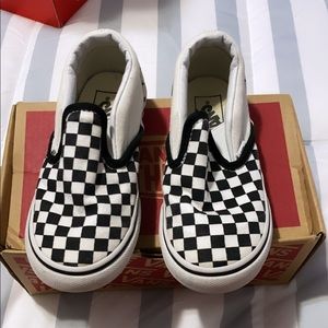 Black and White checkerboard Vans for toddlers. Good condition. Size 9 unisex